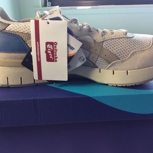 Brand New Rebilac Runner Oatmeal / Wood Crepe